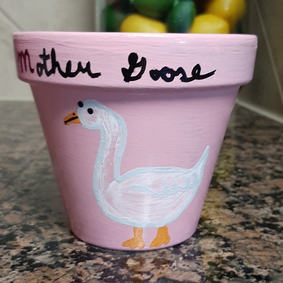 Small hand painted terra cotta pot - Picture 1 of 5